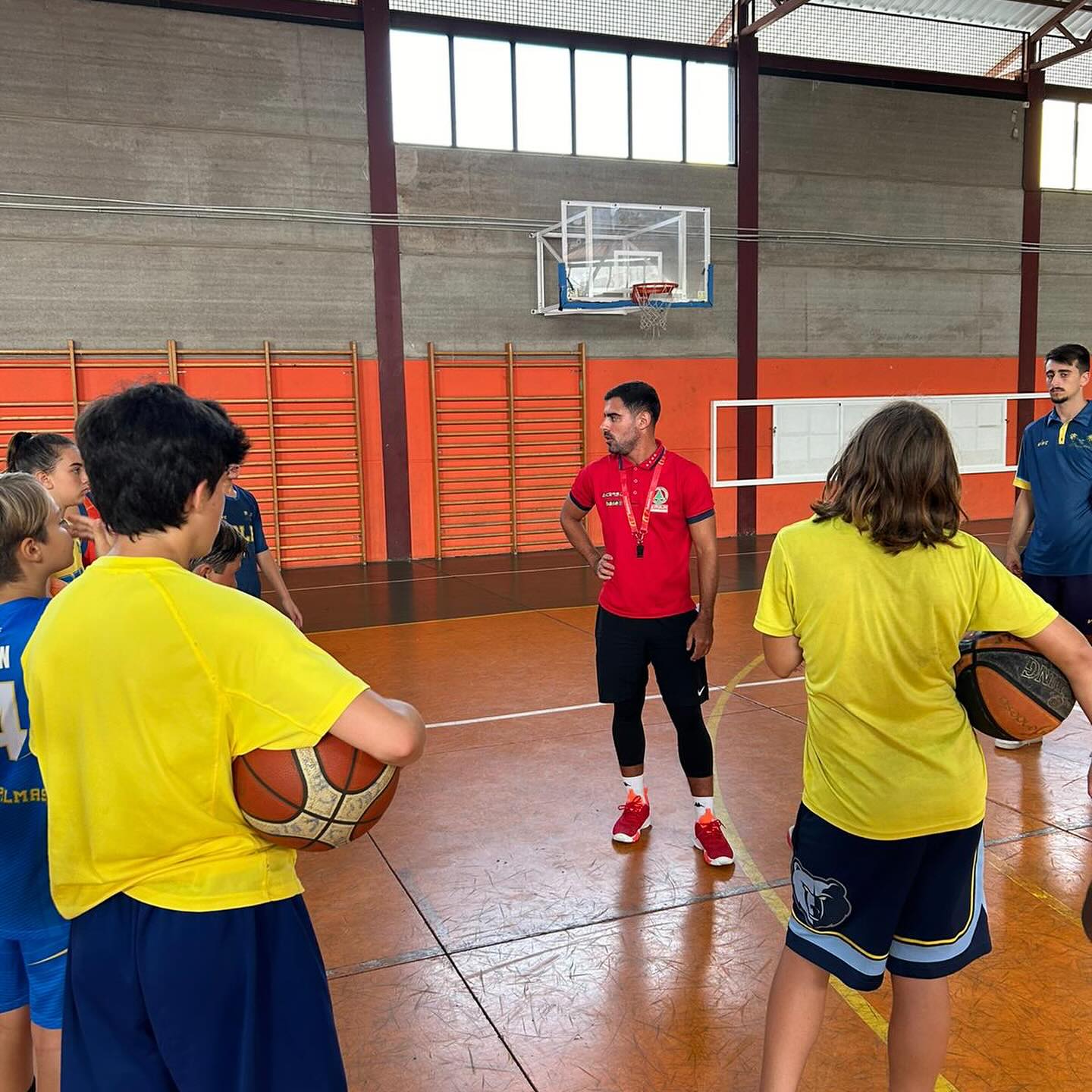 Tony-Viera-visita-Campus-Club-Baloncesto-Las-Palmas-Gran-Canaria