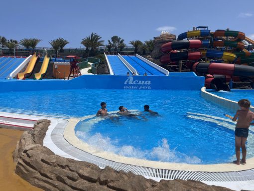 Visita-a-patrocinador-AcuaWaterPark-Junior-Schamann-CB-Las-Palmas-de-Gran-Canaria-17-05-2025-9