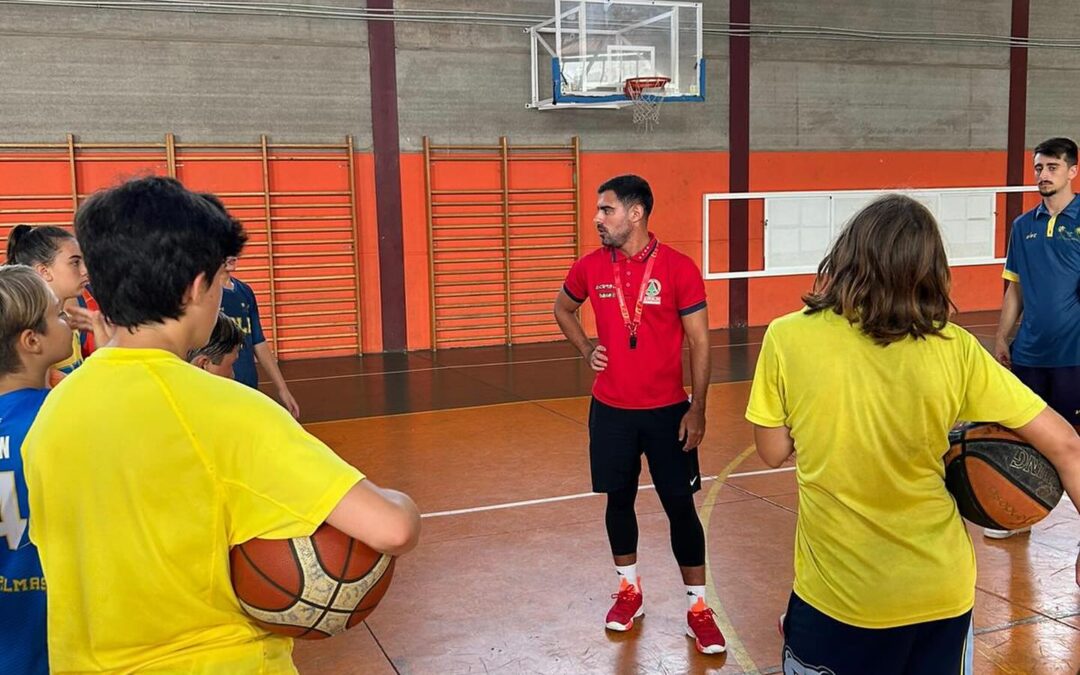 Tony Viera asiste a nuestro Campus